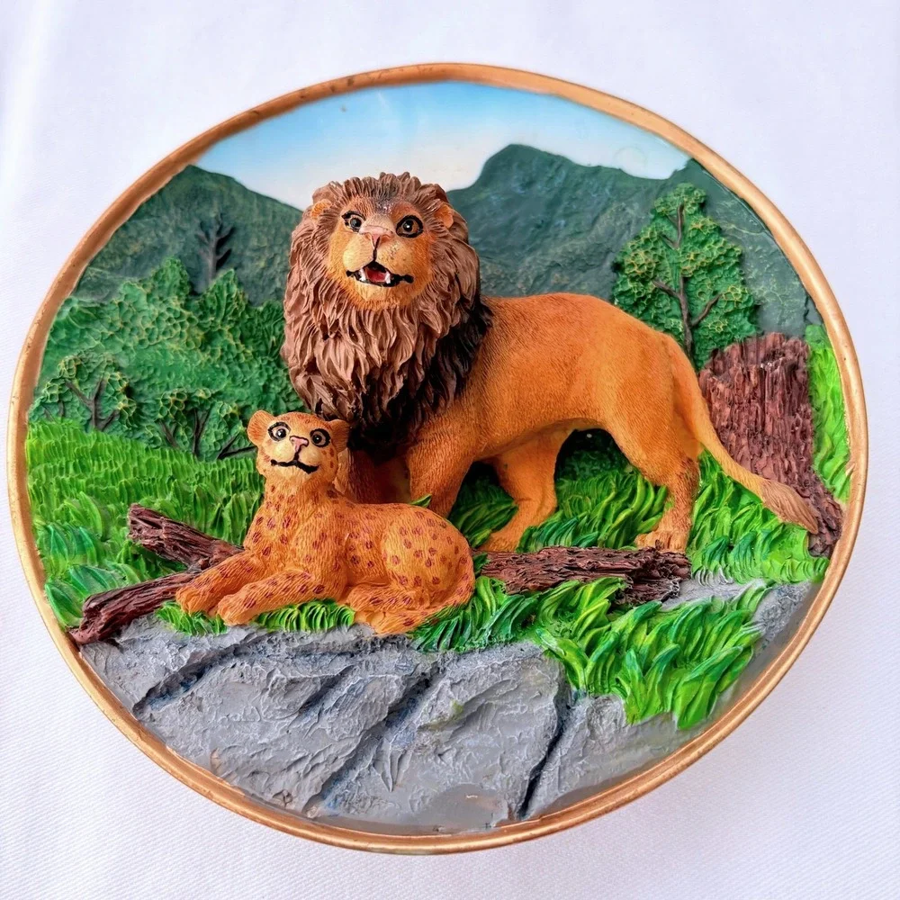 Vintage 1999 Cadona The Lion Pride 3D Relief Endangered Species Collector Plate
